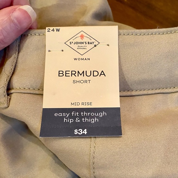 💥St. John’s Bay 12” Bermuda Shorts💥 NWT - Picture 7 of 10
